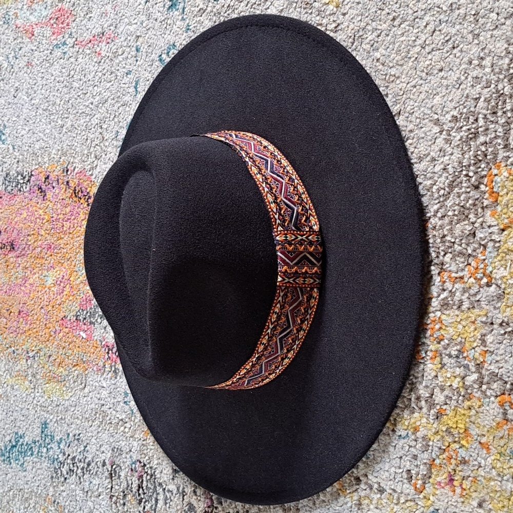 Black Felt hat with multicolor Aztec band